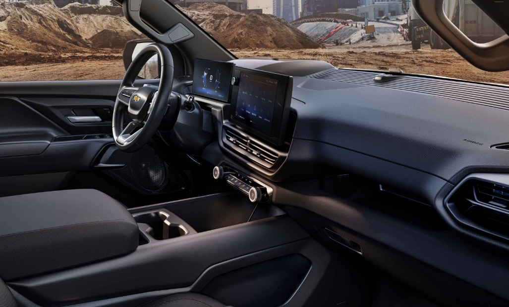 2025 Chevrolet Silverado EV Interior