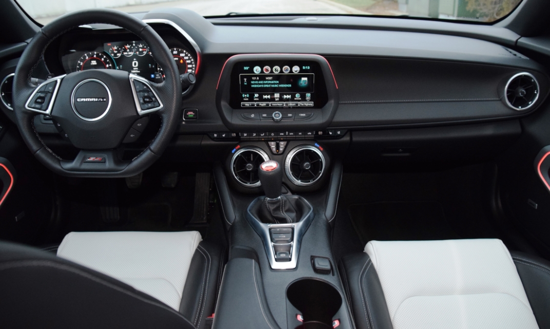 2025 Camaro SUV Interior