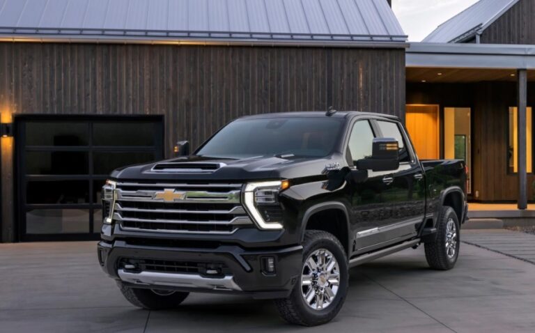 2026 Chevrolet Silverado 2500HD Images