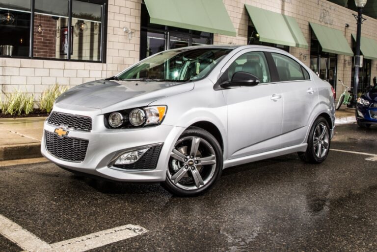 2025 Chevrolet Sonic Hatchback Pictures