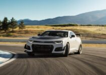 2025 Chevrolet Camaro ZL1 Coupe Pictures