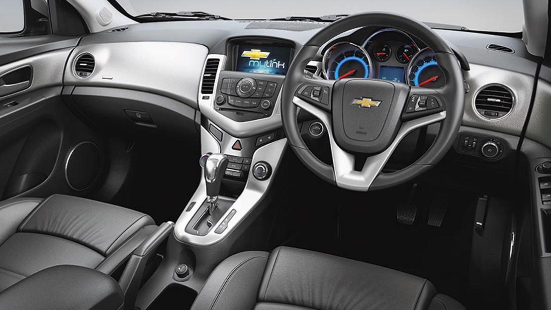 2025 Chevrolet Cruze Hatchback Interior