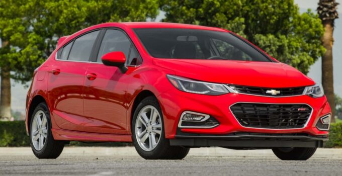 2025 Chevy Cruze Limited Pictures